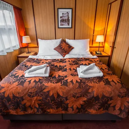 Botel Pressburg 3*