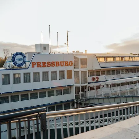 Hotel Botel Pressburg