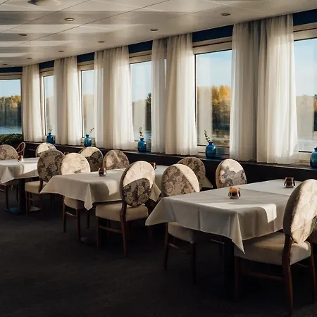 Botel Pressburg Otel