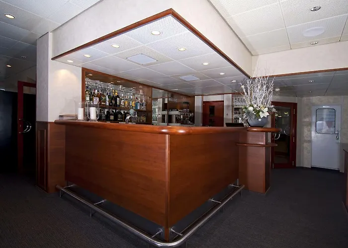 Botel Pressburg Hotel 3*