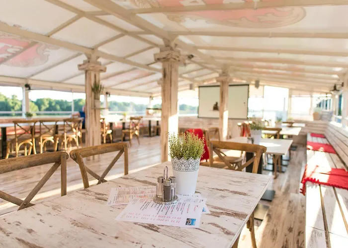 Botel Pressburg Hotel 3*