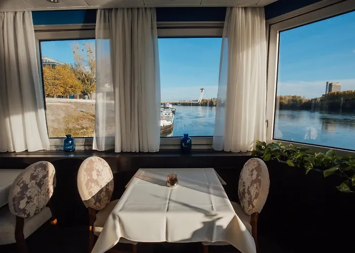 Botel Pressburg Hotel