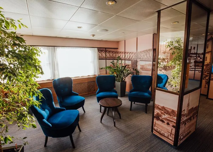 Botel Pressburg Hotel 3*