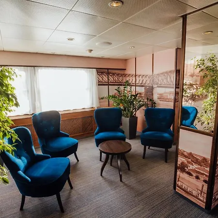 Botel Pressburg Hotel 3*