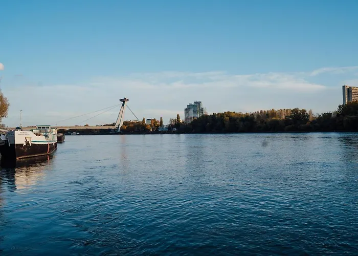 Hotel Botel Pressburg 3*