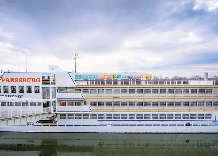 Botel Pressburg Hotel